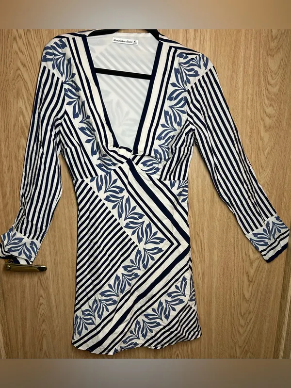 Abercrombie & Fitch Size MT Strips Floral Print Deep V Neck Mini Dress - Image 2