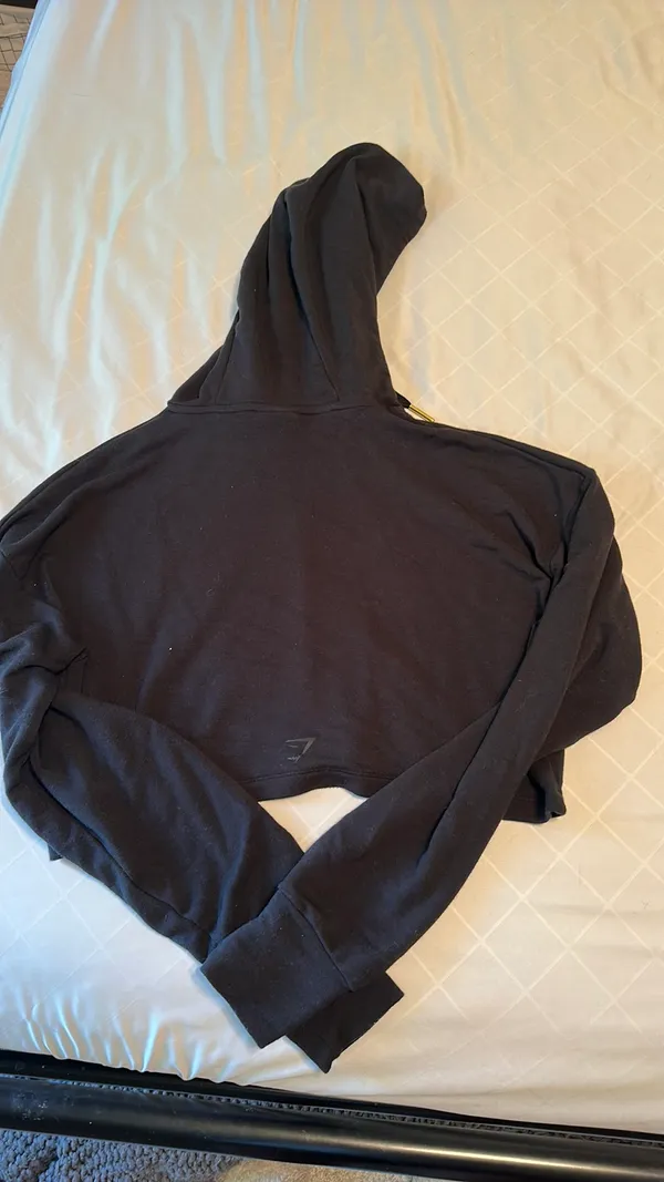 Gymshark Cropped Hoodie - Image 2