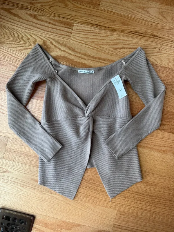 Abercrombie & Fitch Off-The-Shoulder Twist Sweater Top Brown NWT M $60 - Image 2