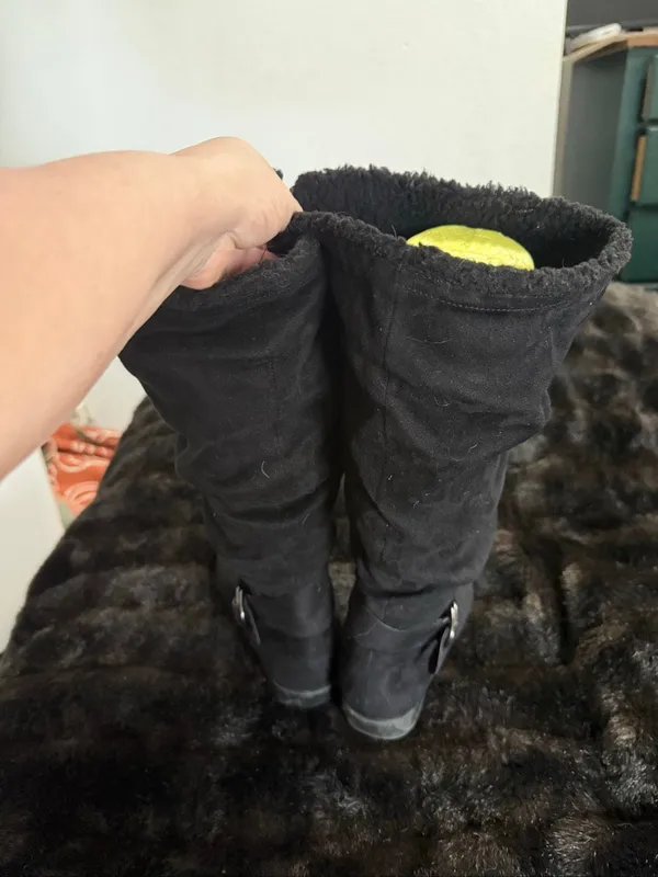 torrid Black Over-the-Knee Buckle Boots Sherpa lined 9.5 - Image 3