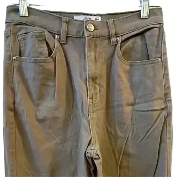 Ardene Women's Beige High Rise Baggy Harem Pants Size 3 (waist 27)‎ Relaxed Fit - Image 3