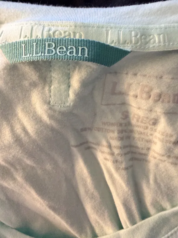 L.L. Bean Women's Pale Blue V-Neck Sleeveless Tank - Image 5