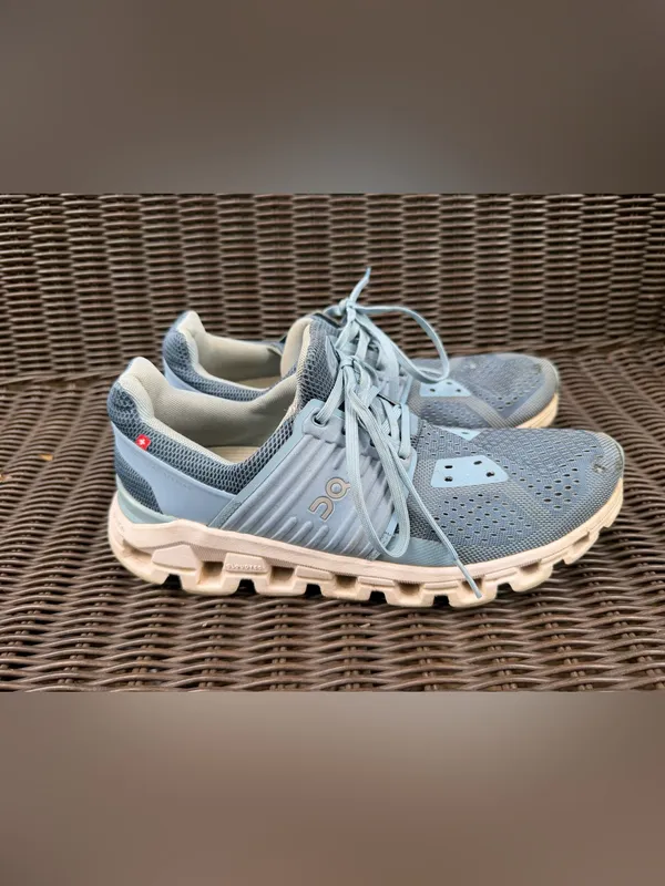 On Cloud Size 9.5 On Cloudswift Lake Sky Women Sneaker Shoe - Image 4