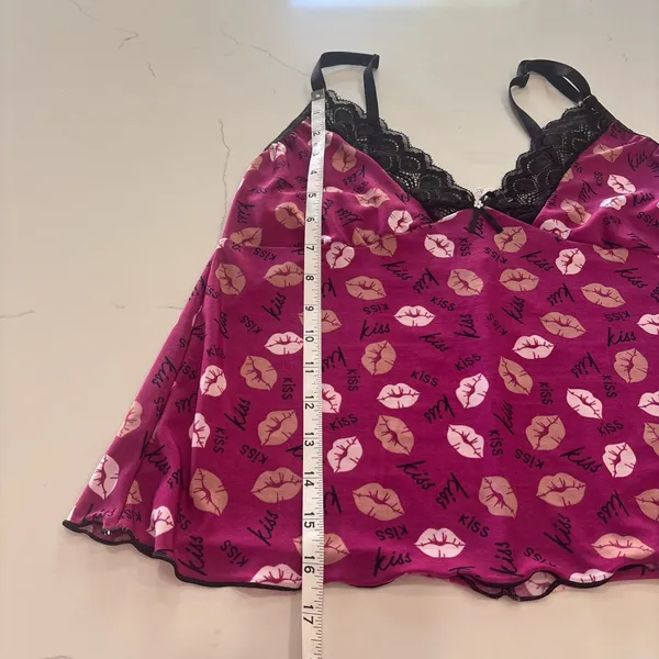 Thavata Women's Pink and black Lip Print Sleepwear Set size M - Image 6