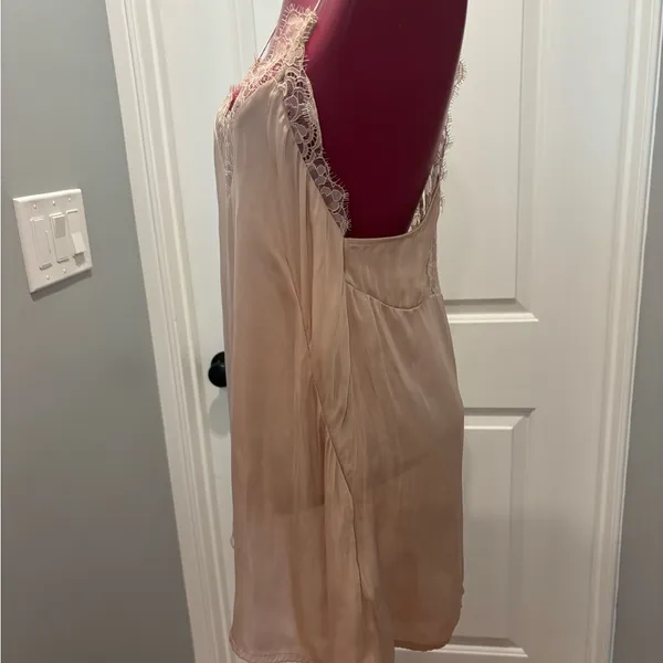 H&M Women's Lace Trim Satin Slip tunic top blush pink - Image 5