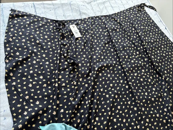 NWT Billabong Ocean Air Floral Maxi Wrap Skirt - Black / Yellow (Size Small) - Image 8