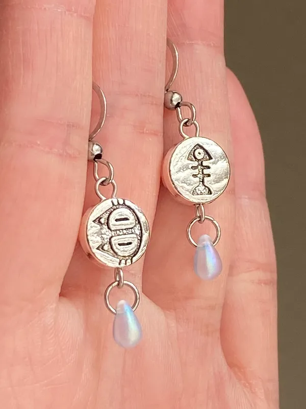 Handmade cat & fish teardrop dangle earrings 🐈🐟 - Image 3