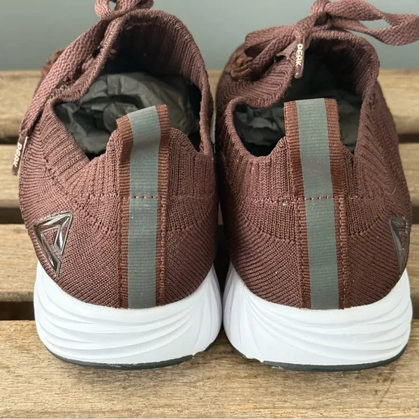PEAK Tennis Shoes Size 7 Brown Lightweight Walking Slip-on Running‎ shoes A24 - Image 8