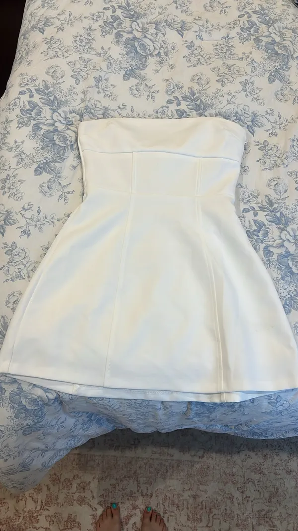 Mini white boutique dress - Image 2