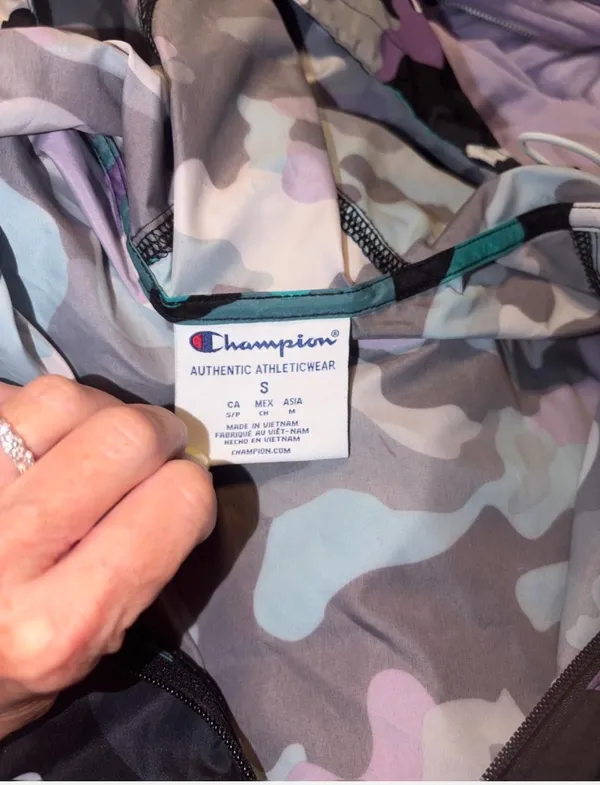 Champion Windbreaker - Image 7