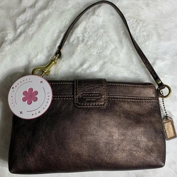 y2k COACH Bronze Turnlock Wristlet - Image 2