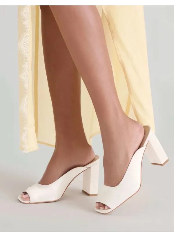 Dolce Vita Sabela Heel NIB White Size 6.5 - Image 2