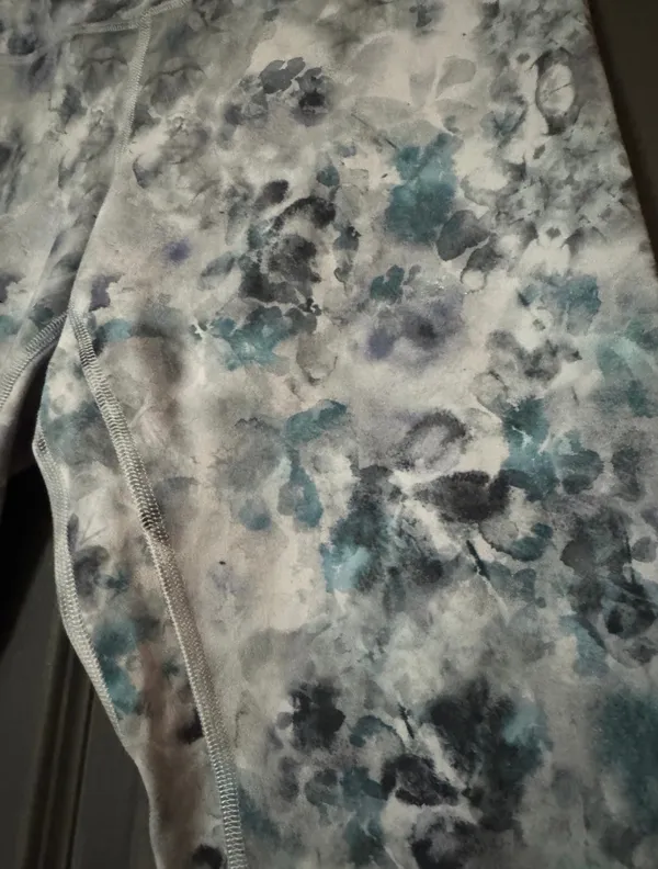 Lululemon Align Kaleidofloral Leggings Size 6 EUC - Image 2