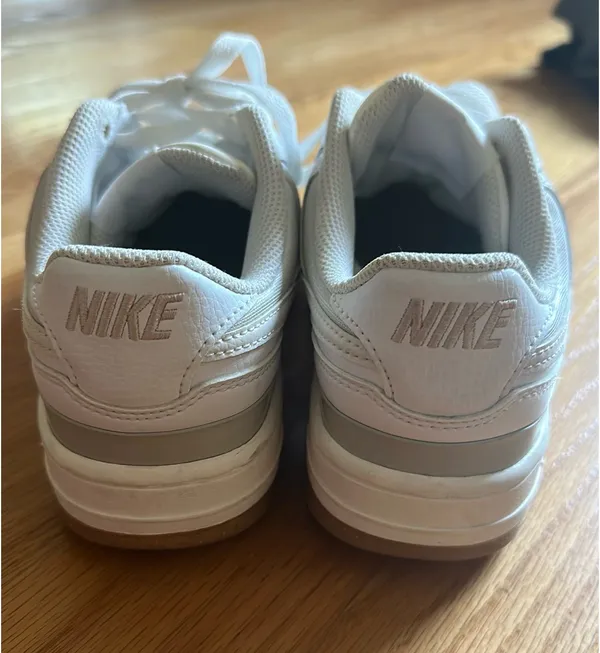 Nike Sneakers - Image 3