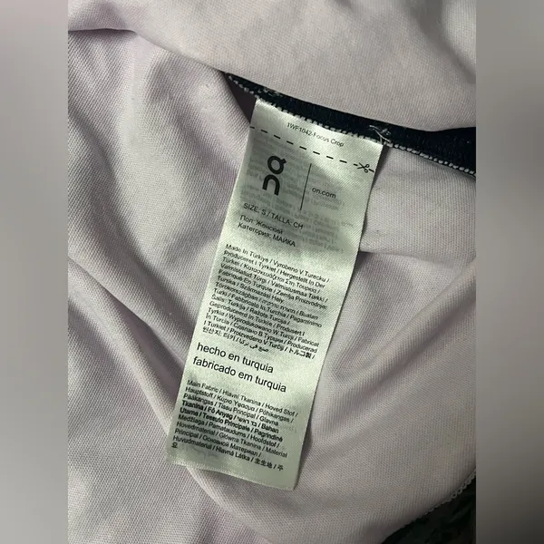 Run On Clouds Women’s Focus Crop Size Small Pink - Image 4