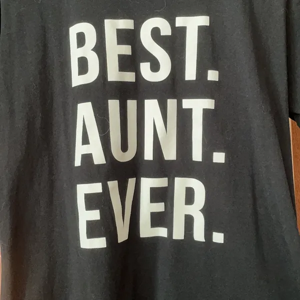 Large black t shirt with Best Aunt Ever on front. Short sleeves - Image 2