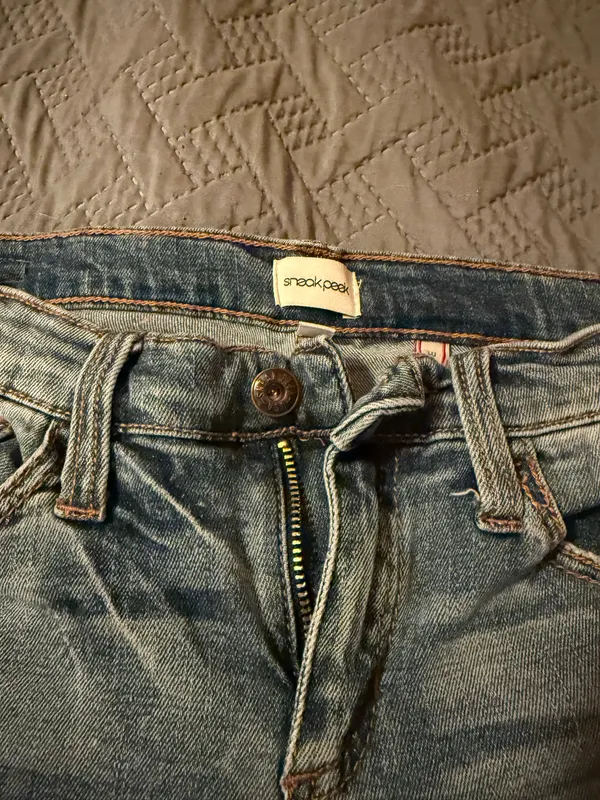 Sneak Peak Jeans - Image 4