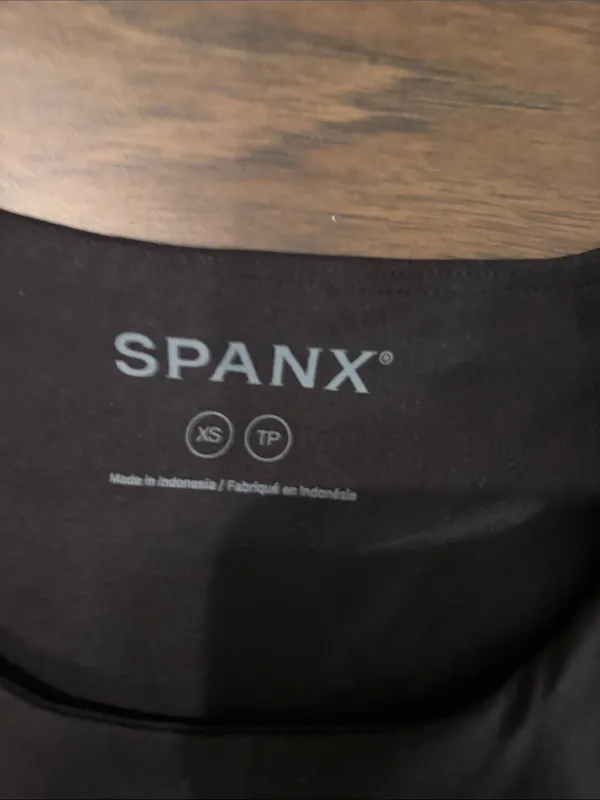 New With Tags Spanx Smooth Jersey Short Sleeve Crew Bodysuit Sz XS - Image 4