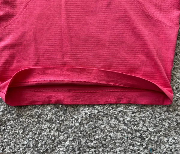 Lululemon Cropped Swiftly Tech 2.0 Short Sleeve Size 4 - Image 4