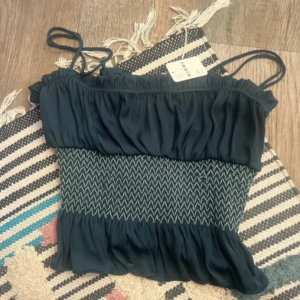 NWT‎ Free people green smocked crop top size XS - Image 2