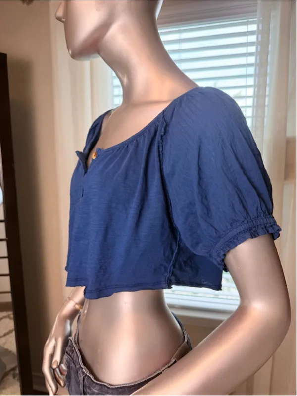 Anthropologie Pilcro Blue Cropped Peasant Top Boho Puff Sleeve Button Large - Image 3