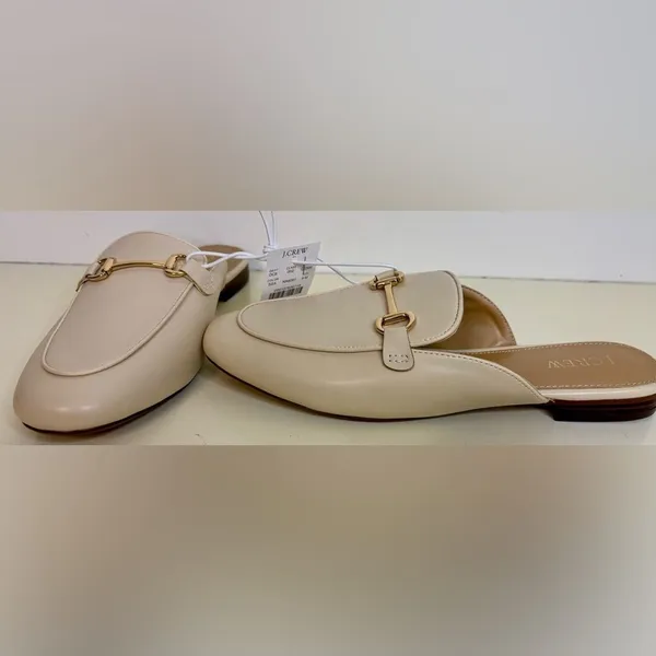 NWT J. Crew Women's Cream Mules with Gold Accent sz 9 - Image 6