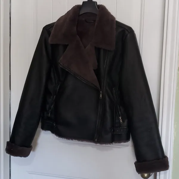 ANA FAUX LEATHER JACKETSIZE LARGE - Image 6