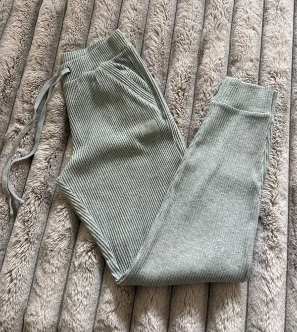 ALO Yoga Light Gray Muse Ribbed Drawstring Joggers - Image 5
