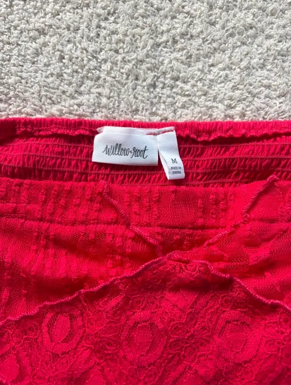Buckle Red lace tube top with tie in back - Image 3