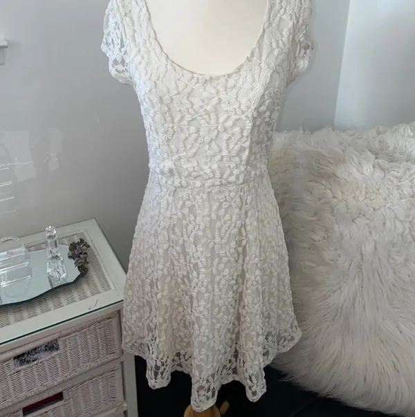 Kimchi Blue Cream Lace Skater Dress - Image 3