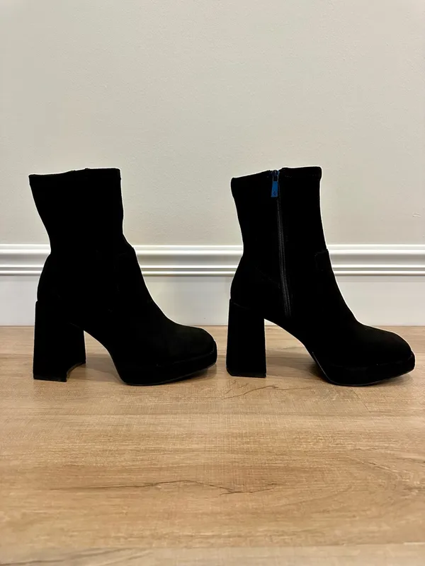 Kenneth Cole Reaction Black Suede Ankle Heeled Boots - Image 2