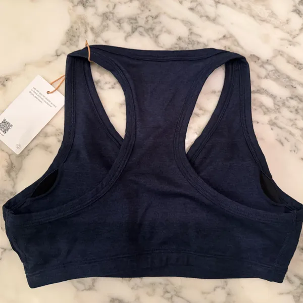 NWT Quince Women's Ultra Soft V Neck Racerback Heathered Storm Blue Sports Bra S - Image 5
