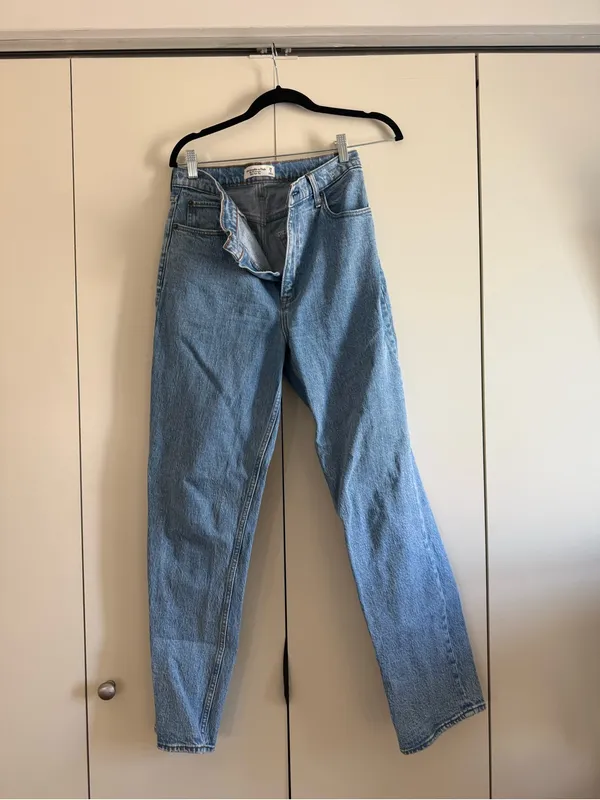 Abercrombie 90s straight ultra high rise - Image 4