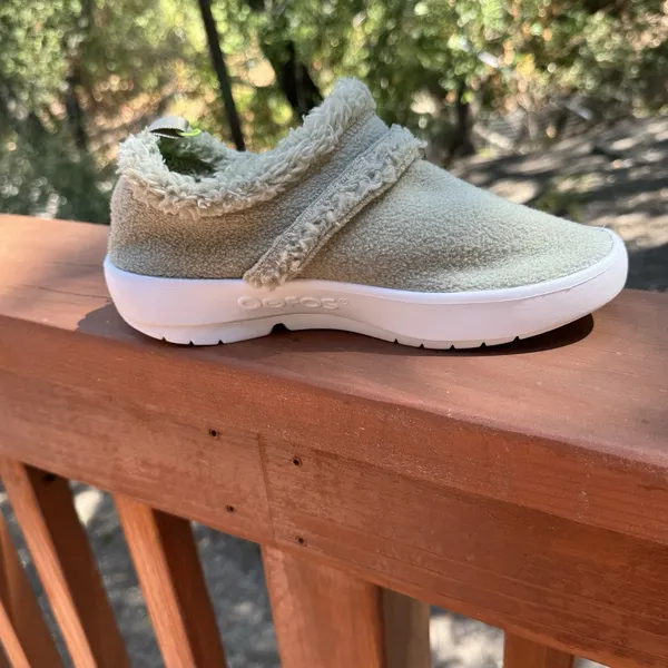 Oofos OOcoozie Womens Size 6 Shoe Slippers Comfort Fleece Recovery‎ Slip On New! - Image 10