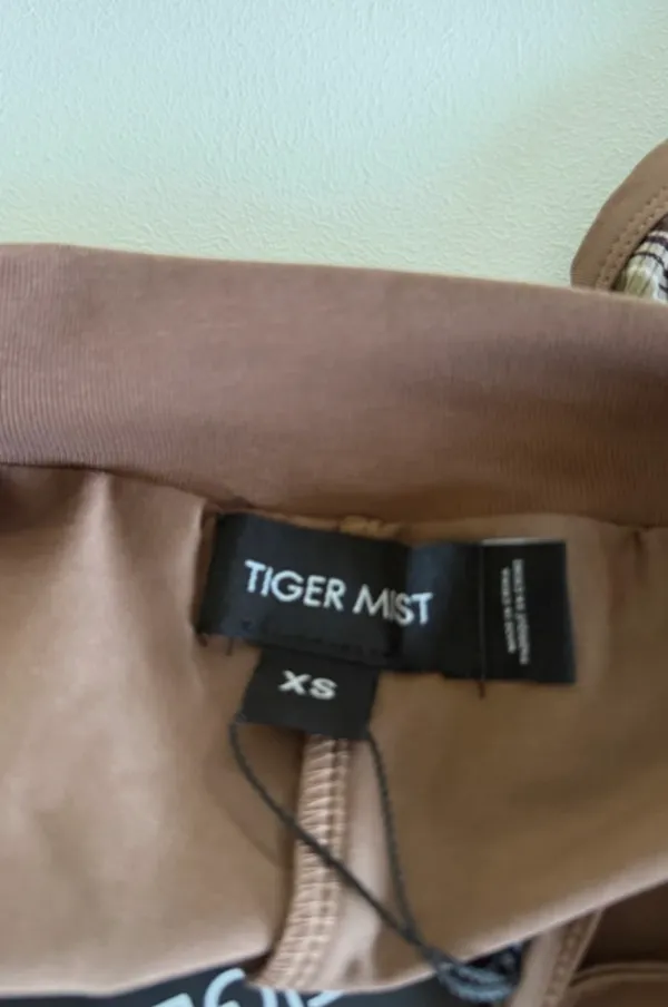 Tiger Mist Set Two-Piece - Image 4