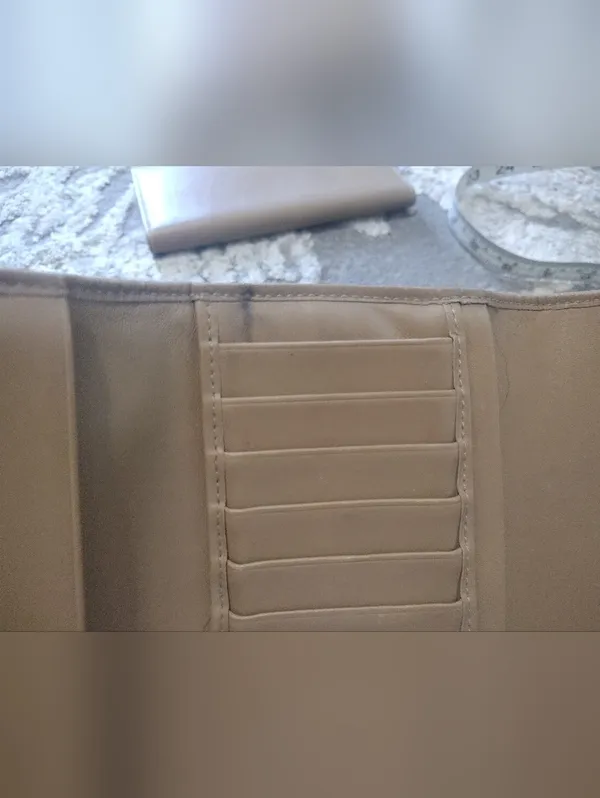 Coach Hamilton Tri-fold Leather Wallet - Image 6