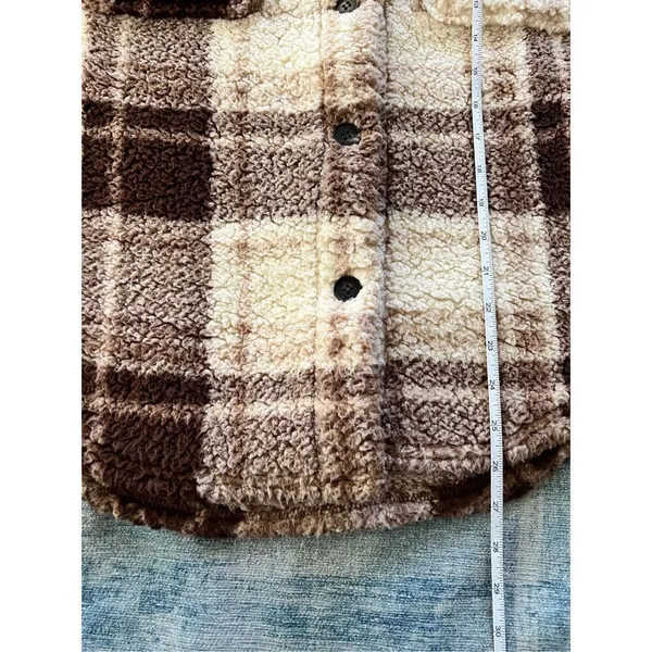 Crave Fame Chocolate Brown Cream Plaid Button Front Faux Sherpa Shacket Junior M - Image 4