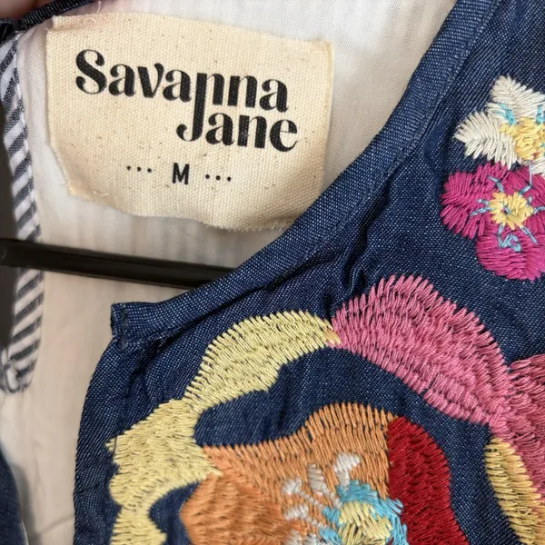 Savanna Jane Striped Floral Embroidered Dress size M Blue White Sleeveless - Image 5