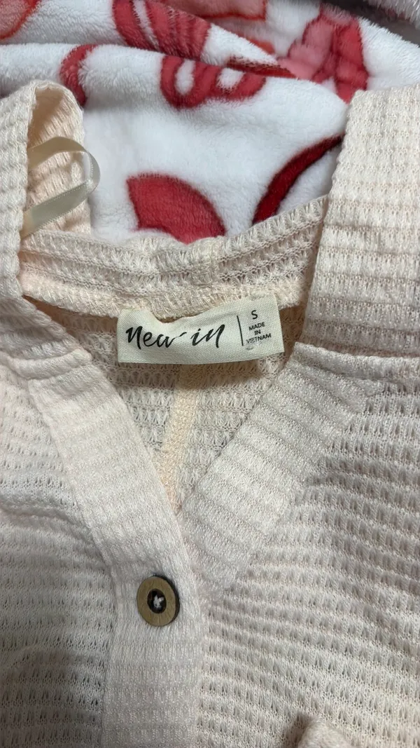 Boutique New in Pullover - Image 2