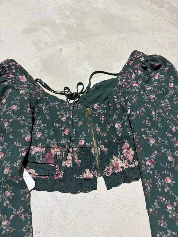 Altar’d state NWT Green Hunter Floral Smocked Top Puff Sleeves medium MSRP$68 - Image 10