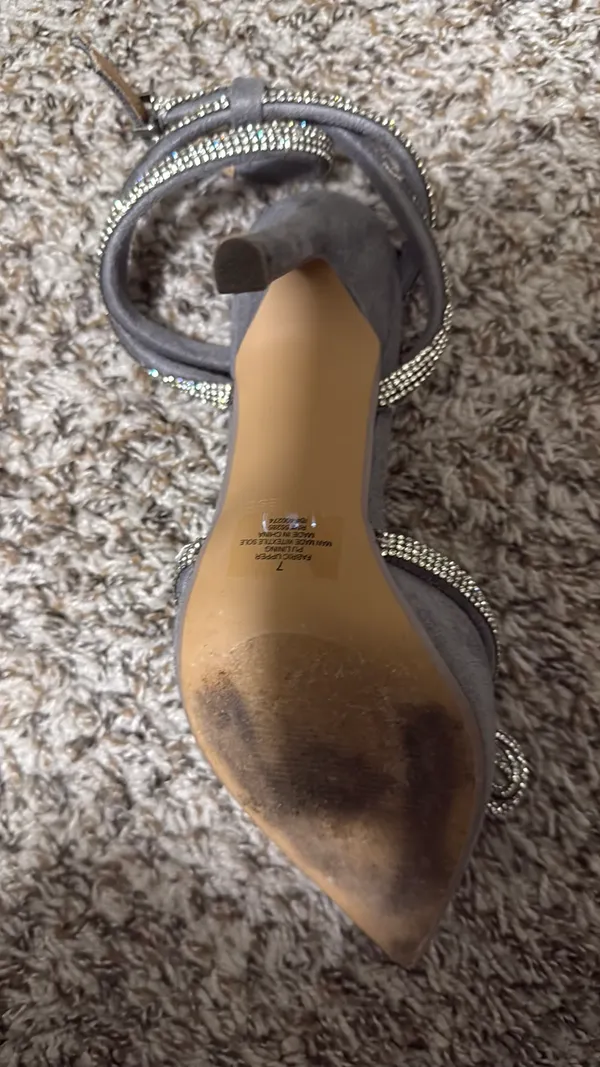 Grey heels express - Image 2