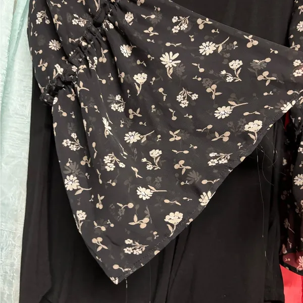Maurice’s Floral Sleeve Black Top - Image 3