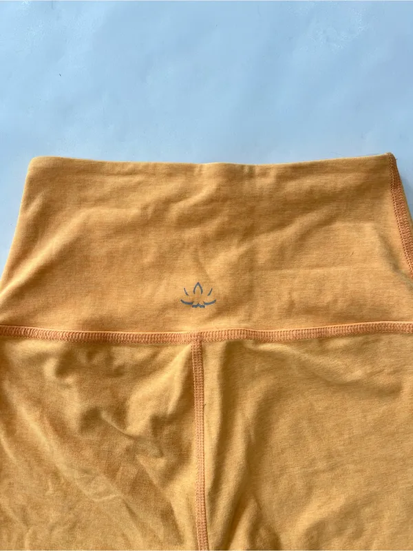 Beyond Yoga Spacedye All For Run Shorts in Mango Pop Heather S - Image 5