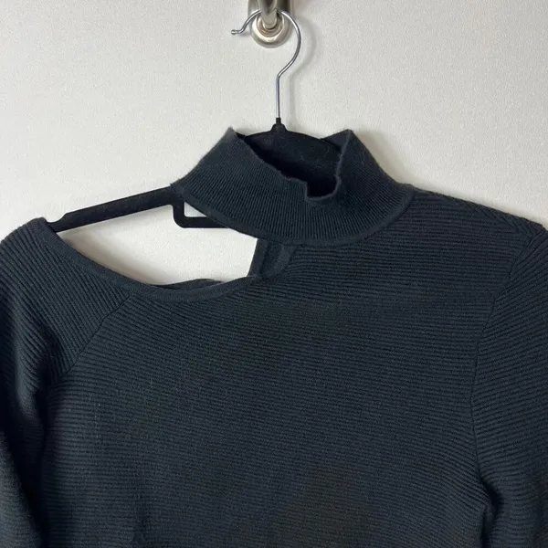 Abercrombie & fitch soft‎ collection open shoulder sweater women's size XS - Image 2