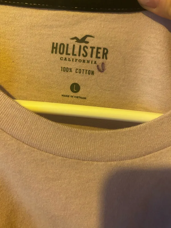 Hollister men purple shirt - Image 3