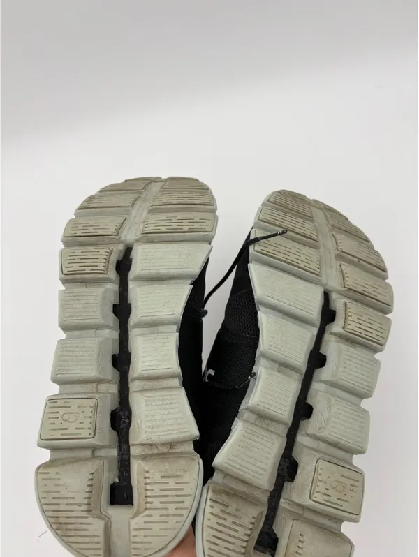 On Cloud Woman’s 7.5 Running Shoes - Excellent Condition-Running Or Casual - Image 7