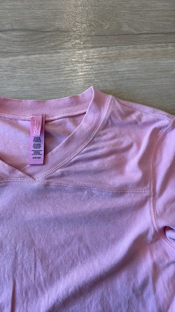 Skims V Neck Cropped Cotton Tee  - Image 5