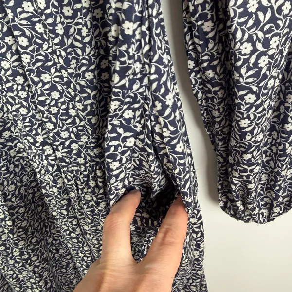 Old‎ Navy Navy Floral Smocked Mini Dress Small Milkmaid Cottage Prairie Feminine - Image 3