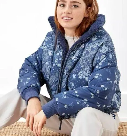 American Eagle Outfitters Puffer Coat - Image 3