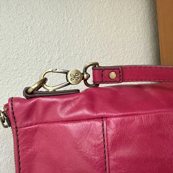 Hobo Sheila Medium Satchel Crossbody Vibrant Fuchsia Polished Leather - Image 2